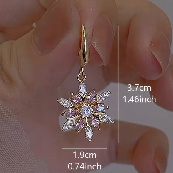 Snowflake Earrings with Pink Glass Inlay Gorgeous Modern New - Picture 4 of 6